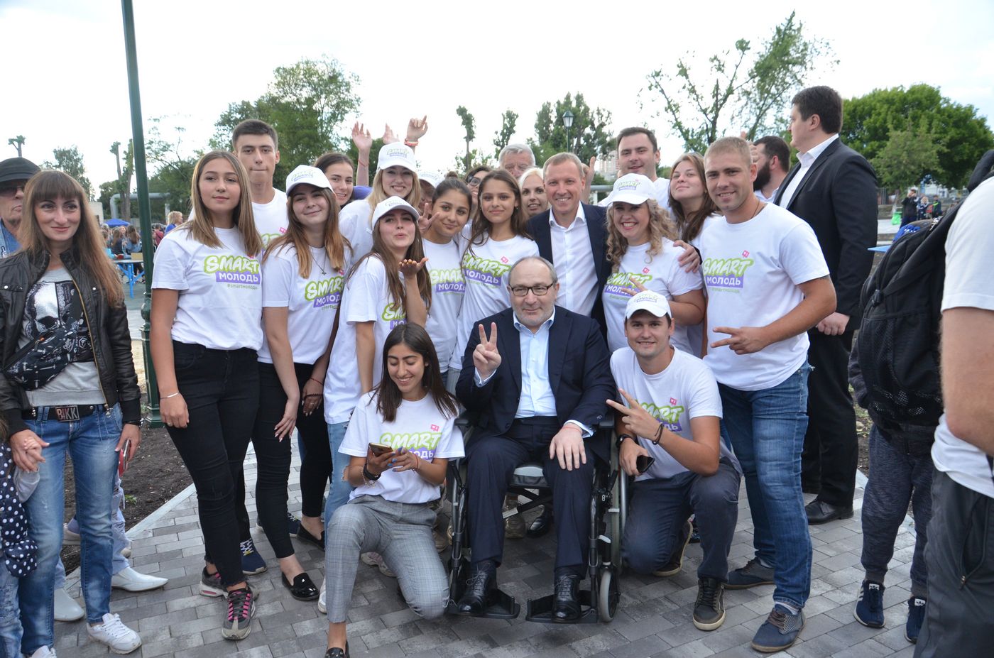 Геннадій Кернес відвідав районні свята до Дня молоді