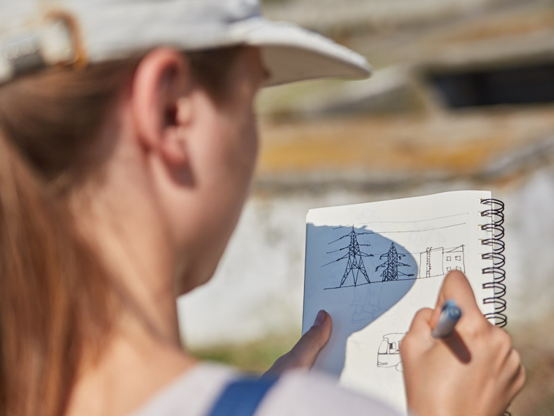 Митці проекту «Urban sketchers» малюють харківські підприємства 