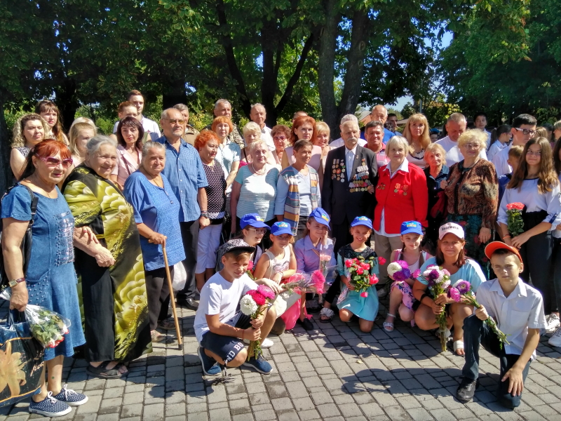 В Індустріальному районі поклали квіти до пам'ятників Другої світової війни 