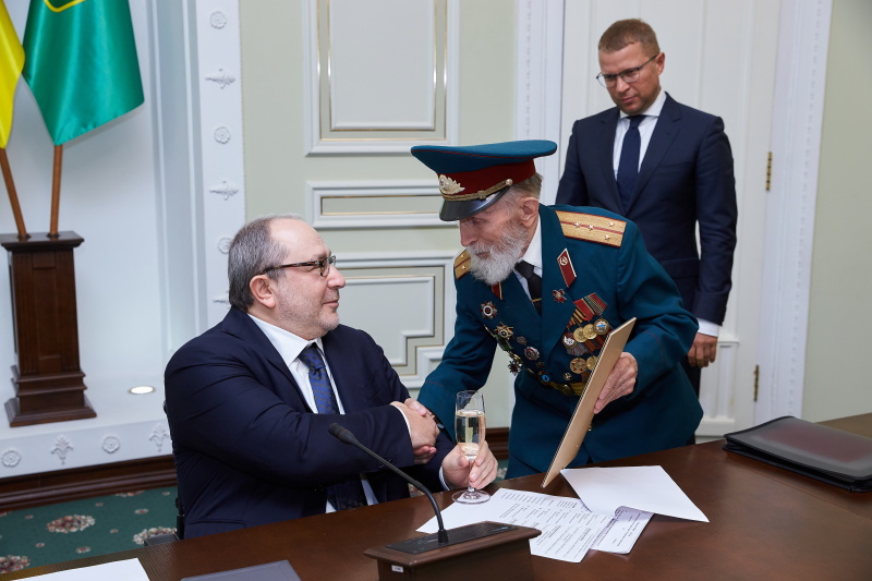 Геннадій Кернес привітав ветеранів Харкова
