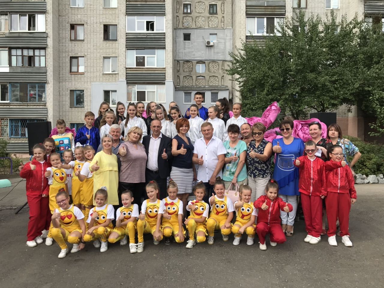 У Слобідському районі відкрили оновлений дитячий майданчик 