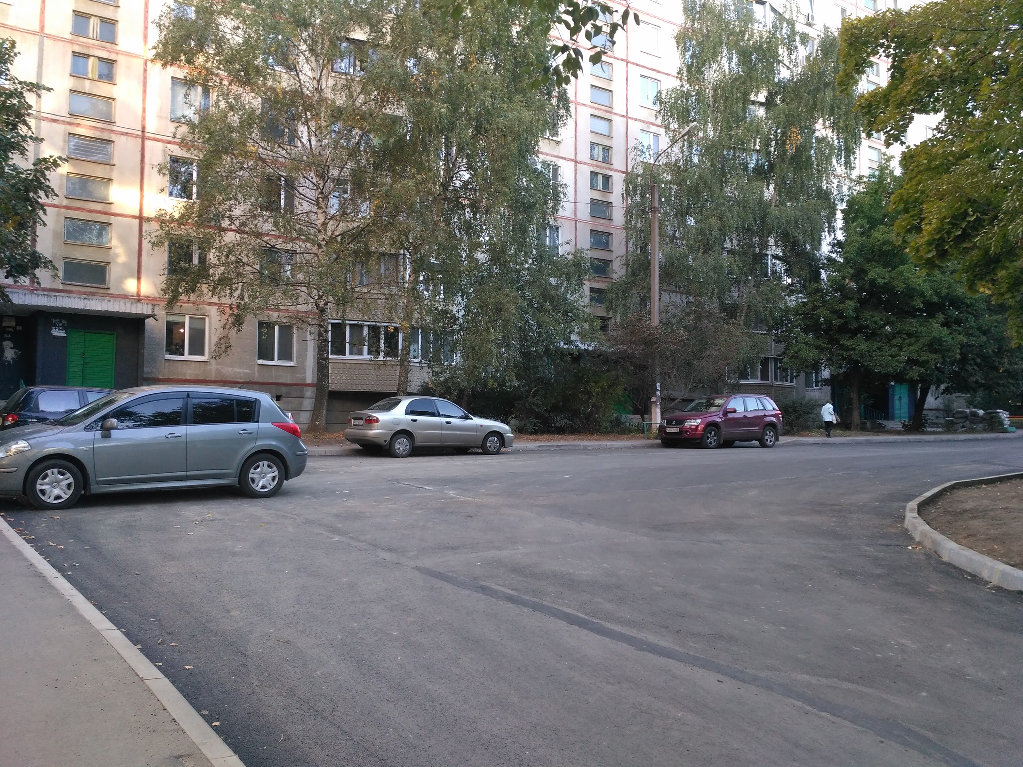 У місті продовжують ремонтувати внутрішньоквартальні дороги