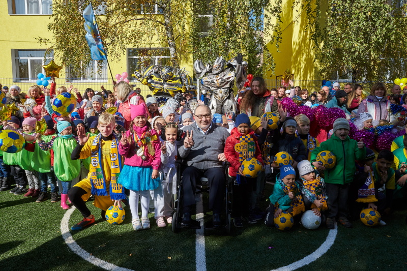 Геннадій Кернес відкрив дитячий стадіон на Москалівці