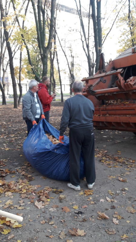 Співробітники «Жилкомсервісу» взяли участь у суботнику