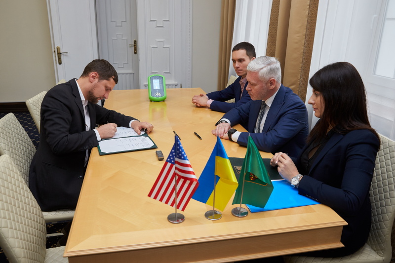 У харківському метро планують впровадити оплату проїзду банківськими картами