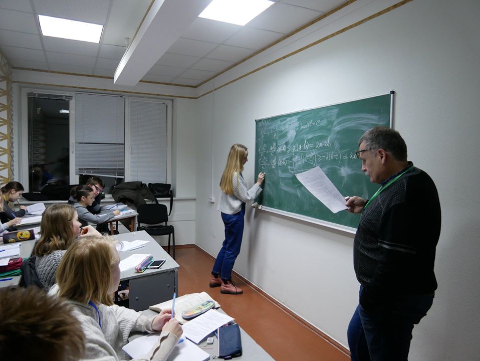 На канікулах у Харкові працює Зимова математична школа