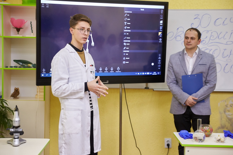 У Харкові відкривають сучасні шкільні кабінети 