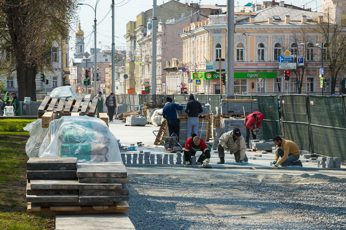 Реконструкція біля Дзеркального струменя і перші фонтани
