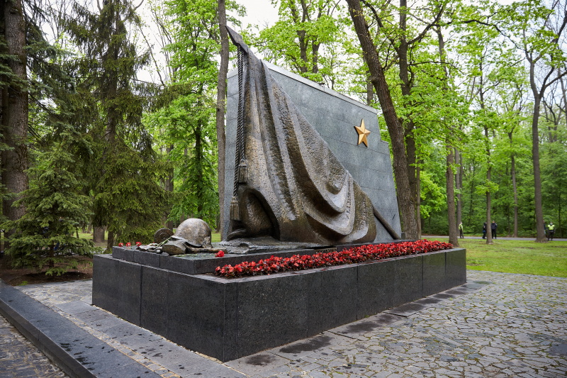 На Меморіалі Слави вшанували пам'ять загиблих у Другій світовій війні