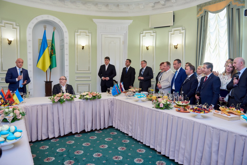Делегації з різних країн привітали Харків із Днем міста