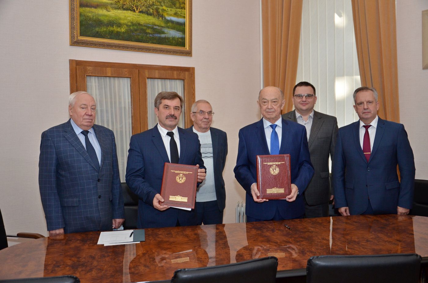 Міська рада підписала договір про практику студентів з Національним юридичним університетом імені Ярослава Мудрого