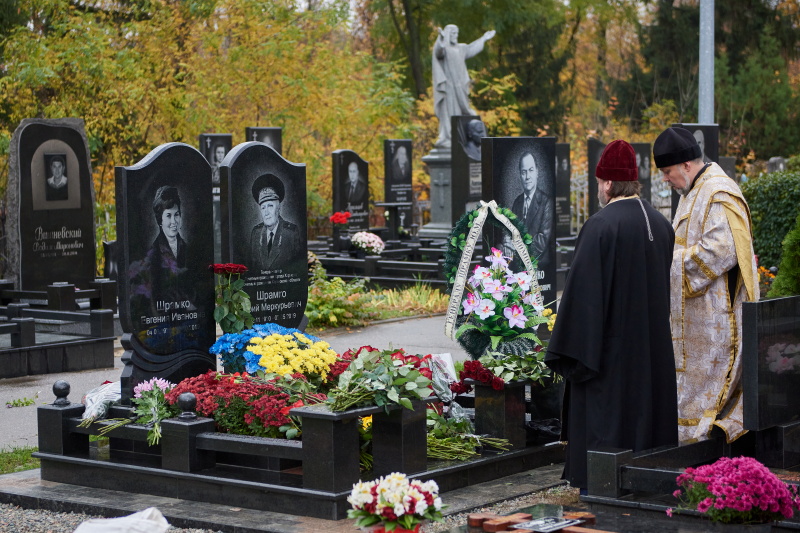 У Харкові встановили пам'ятник почесному харків'янину Юрію Шрамку