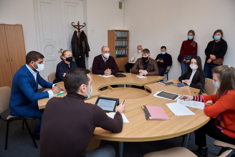 Міська комісія з охорони здоров'я відвідає соціальні установи