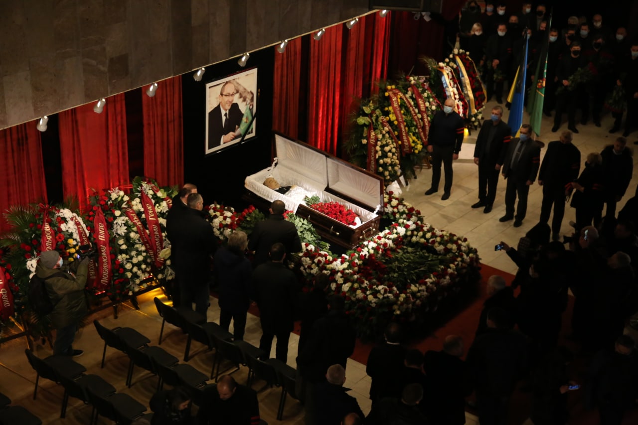 Сьогодні в Харкові прощаються з Геннадієм Кернесом