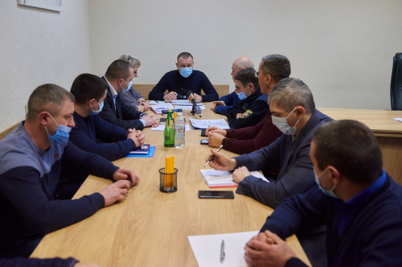 Розчищення під'їздів до лікарень і дитсадків: у місті спланували роботу під час снігопаду