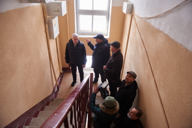 Ігор Терехов проінспектував хід виконання капітального ремонту під'їздів