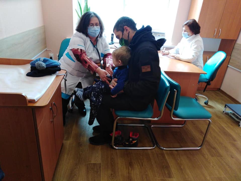 У Новобаварському районі відкрили після ремонту дитячу амбулаторію