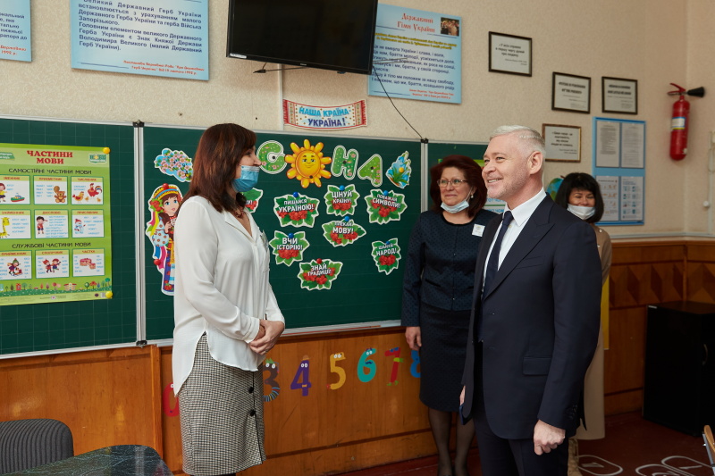 У харківських школах продовжать робити сучасні кабінети