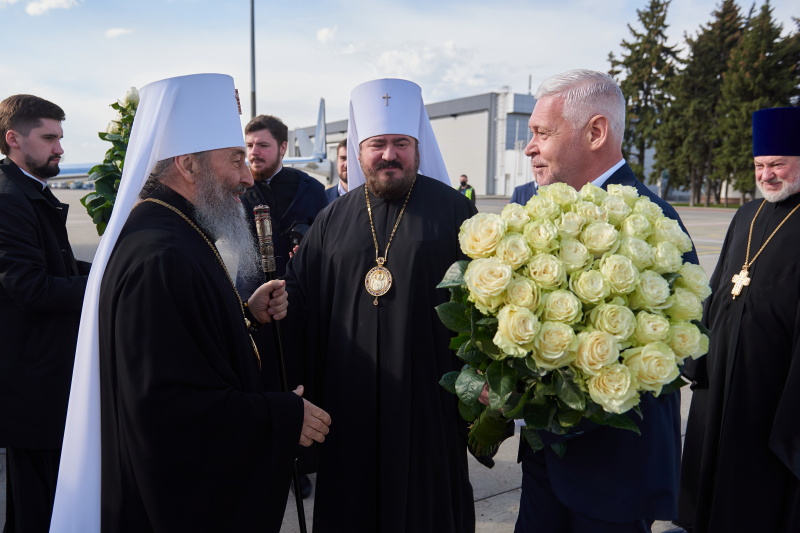 До Харкова прибув митрополит Київський і всієї України Онуфрій