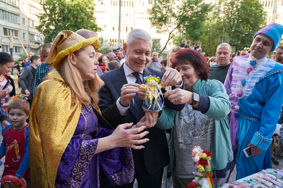 У місті відкрили ще одну зону відпочинку, де зможуть гратися діти з інвалідністю - 10
