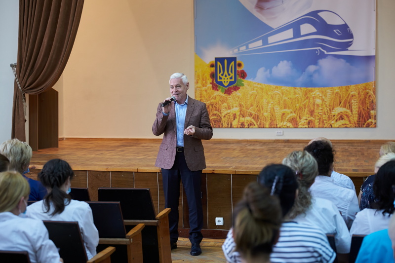 Ігор Терехов привітав зі святом працівників лікарні на залізничному транспорті