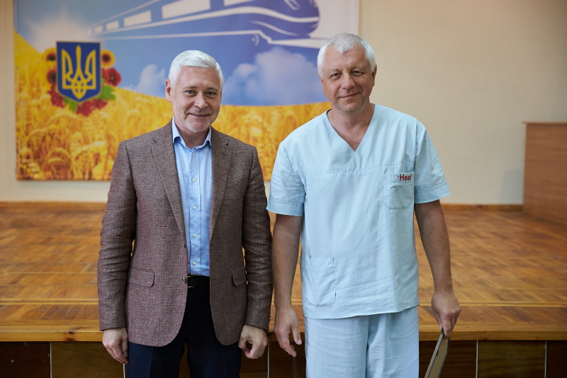 Ігор Терехов привітав зі святом працівників лікарні на залізничному транспорті - 5