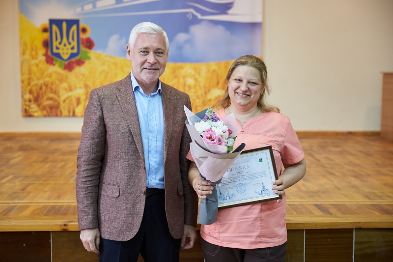 Ігор Терехов привітав зі святом працівників лікарні на залізничному транспорті - 8