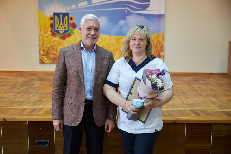 Ігор Терехов привітав зі святом працівників лікарні на залізничному транспорті - 11