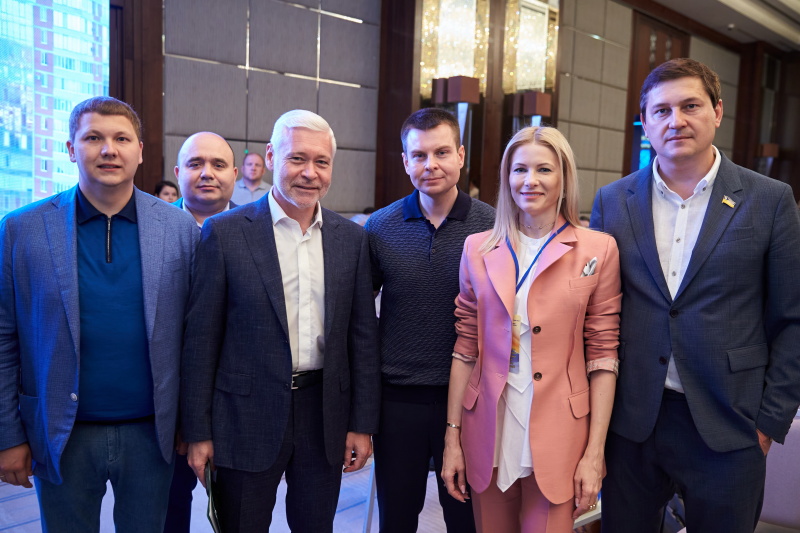 У Харкові проходить всеукраїнська сесія з підвищення якості освіти - 17