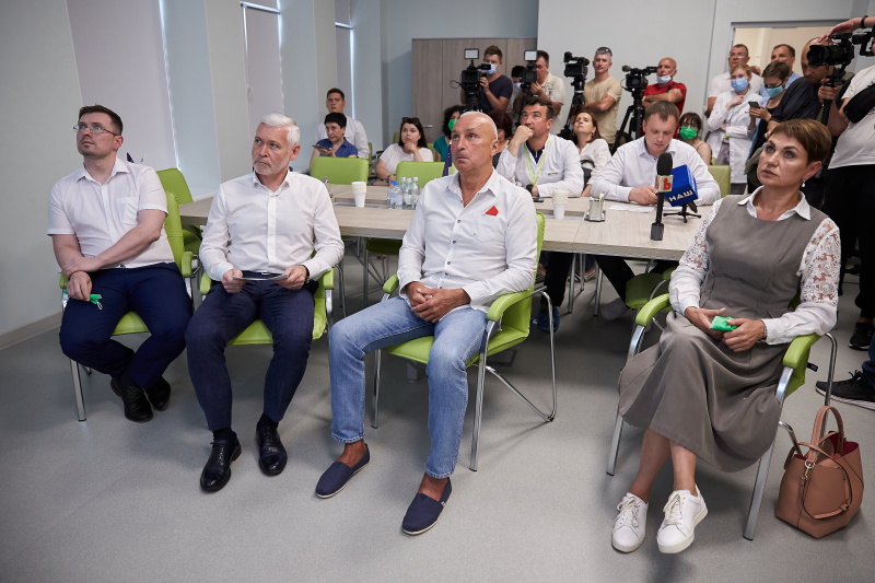 У Харкові відкрили лабораторію з виробництва тест-систем на коронавірус - 12