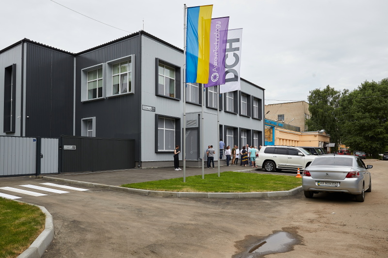 У Харкові відкрили лабораторію з виробництва тест-систем на коронавірус - 17