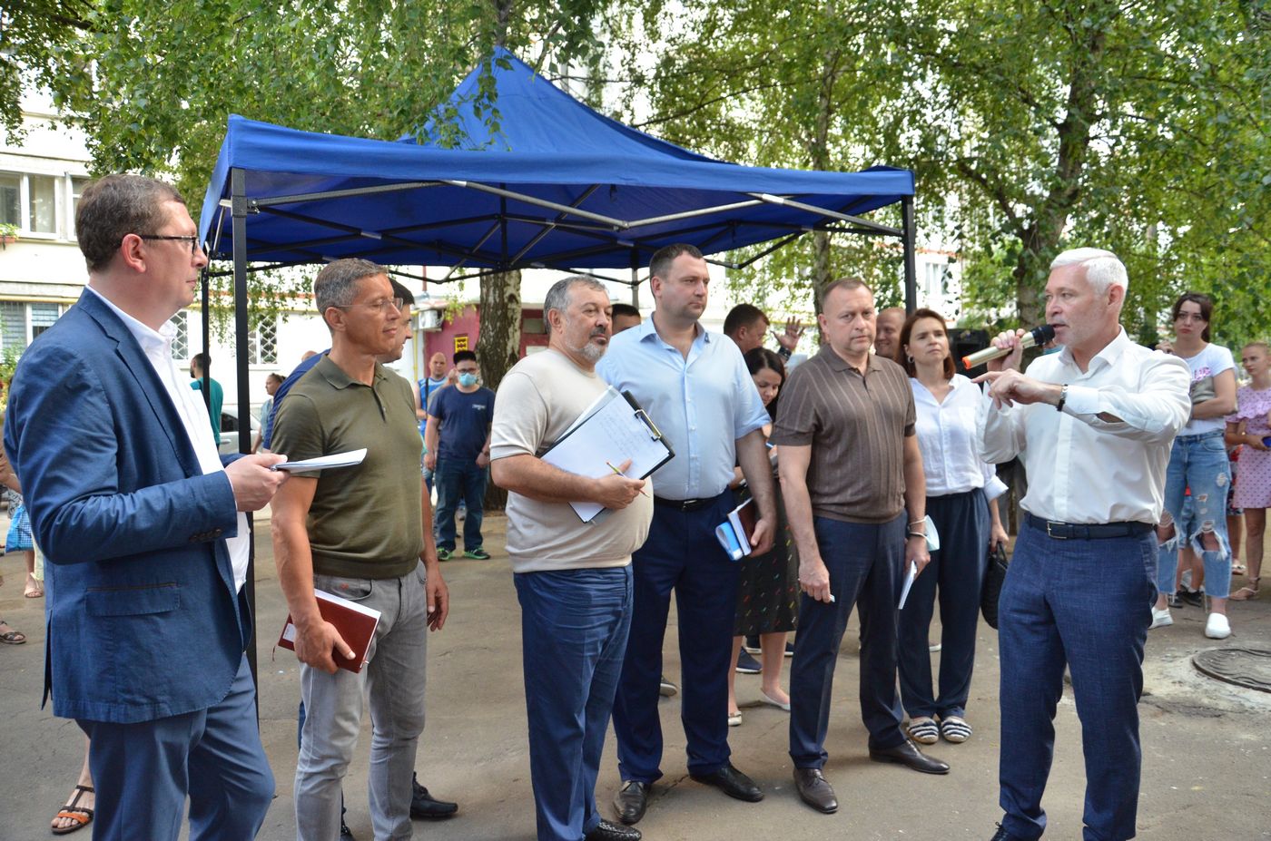 У Харкові відремонтують 1400 під'їздів і встановлять 300 дитячих майданчиків - 11