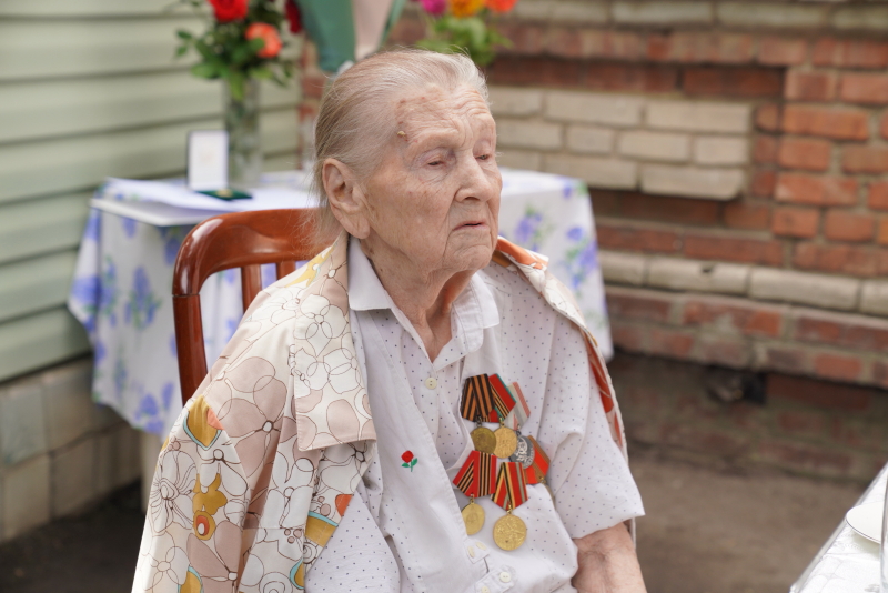 Ігор Терехов привітав зі святами, що наближаються, ветерана Другої світової - 6