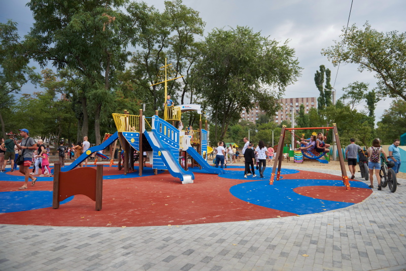 У районах Харкова відзначають День міста - 6