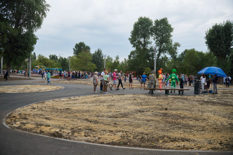 У районах Харкова відзначають День міста - 8