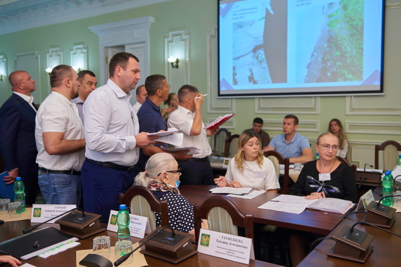 Заборона на незаконну торгівлю і допомога громадським організаціям, - Ігор Терехов зустрівся з харків'янами - 5