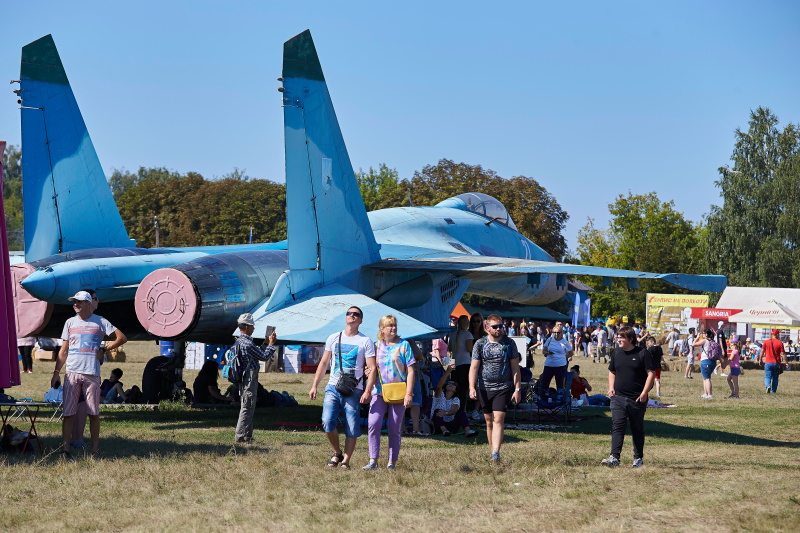 На аеродромі «Коротич» проходить авіаційний фестиваль - 11