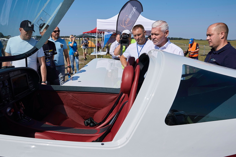 На аеродромі «Коротич» проходить авіаційний фестиваль - 14