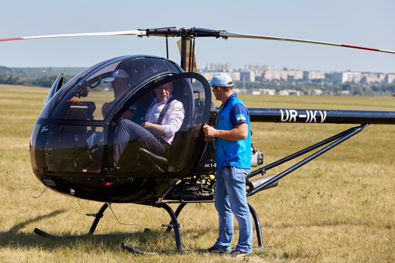На аеродромі «Коротич» проходить авіаційний фестиваль - 28