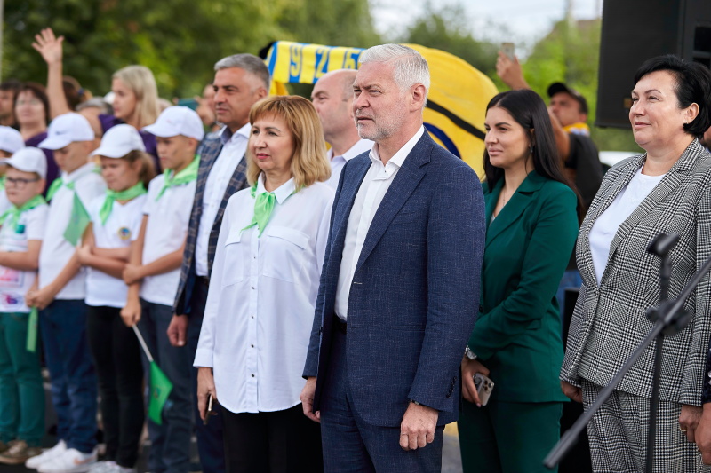 Ігор Терехов відкрив стадіон у школі №171 - 8