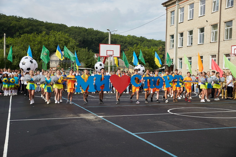 Ігор Терехов відкрив стадіон у школі №171 - 14
