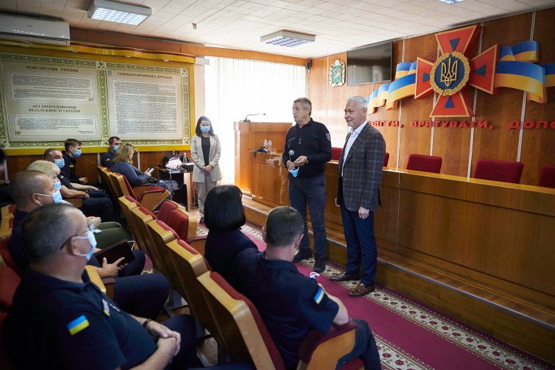 Ігор Терехов привітав рятувальників з професійним святом - 18