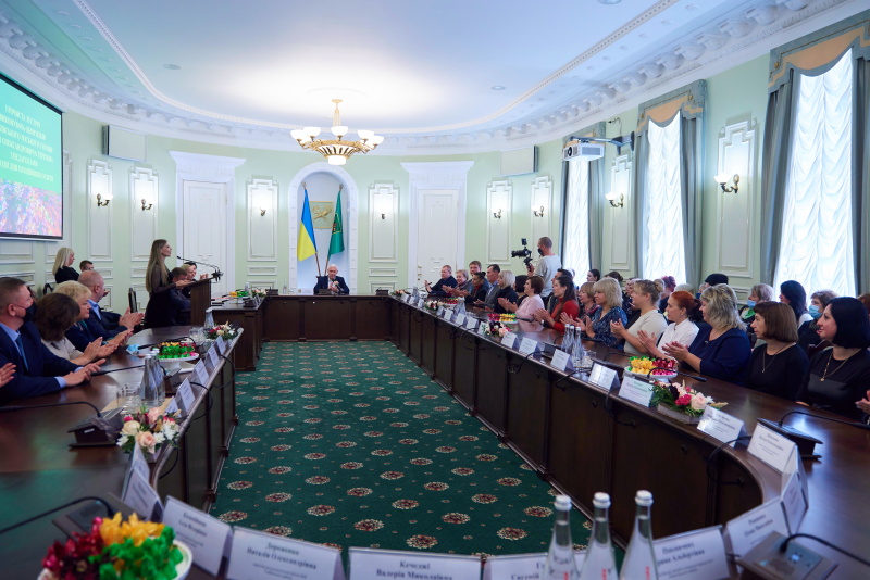 Ігор Терехов привітав учителів Слобідського та Основ'янського районів - 15
