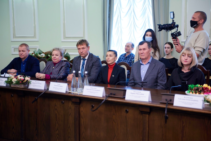 Ігор Терехов привітав учителів Слобідського та Основ'янського районів - 23