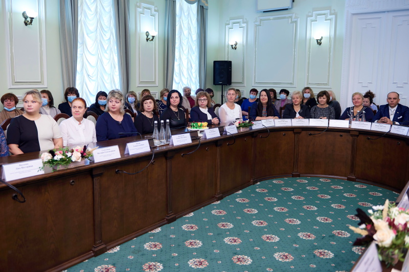 Ігор Терехов привітав учителів Слобідського та Основ'янського районів - 27