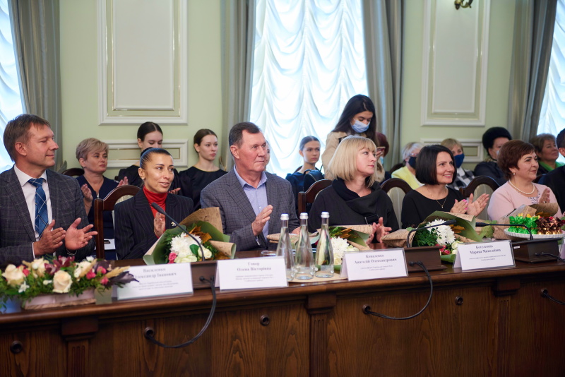 Ігор Терехов привітав учителів Слобідського та Основ'янського районів - 29