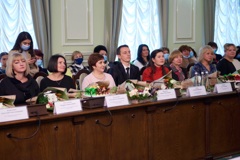 Ігор Терехов привітав учителів Слобідського та Основ'янського районів - 31
