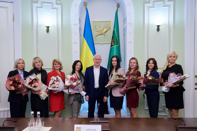 Ігор Терехов нагородив педагогів Новобаварського та Холодногірського районів - 17