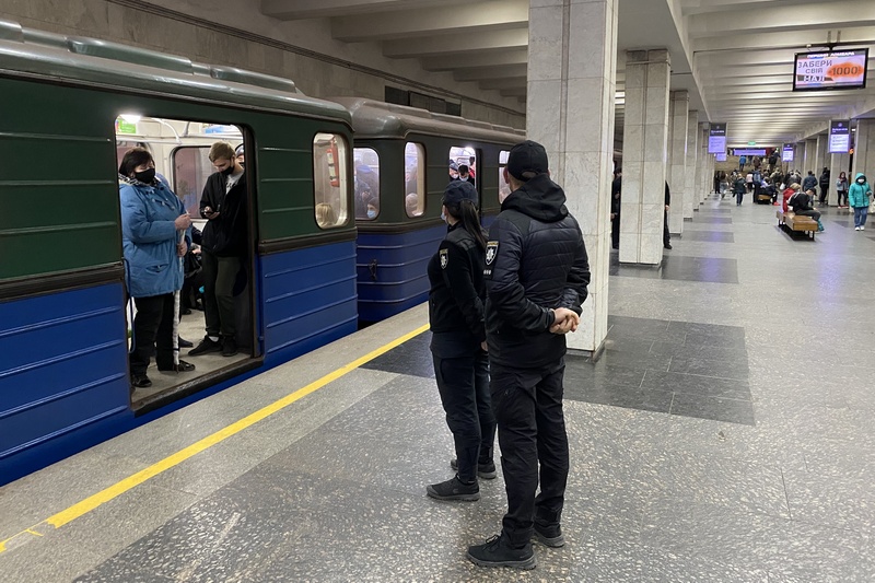 У харківському метро проходять рейди з виявлення порушників маскового режиму - 9