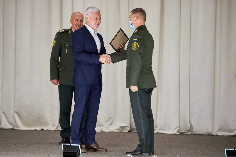 Ігор Терехов вручив нагороди співробітникам Академії Нацгвардії